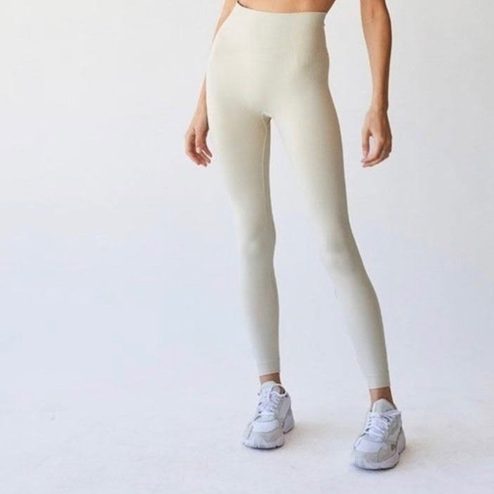 SETActive SCULPTFLEX Oatmilk Ribbed Leggings